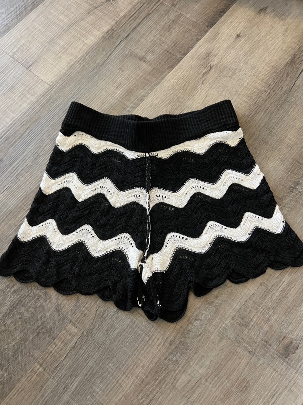 Beach Riot Black & White High-Rise Scallop Knit Shorts - Picture 4 of 5
